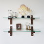 Hanah Home R200 Estantería de pared de cristal templado y madera de pino, Nogal